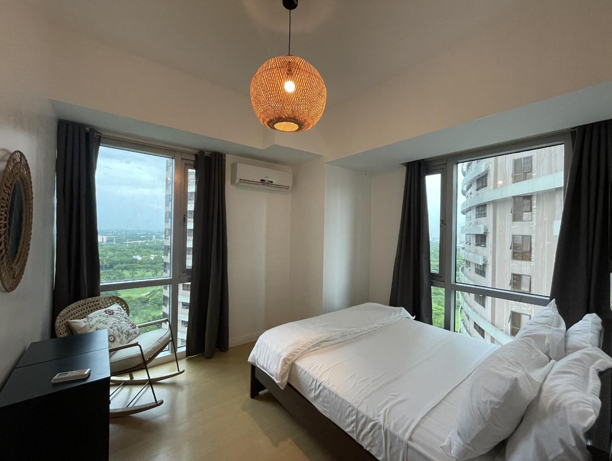 Prime Avant Bgc Location Apartments By Ph Staycation Manila Exterior foto