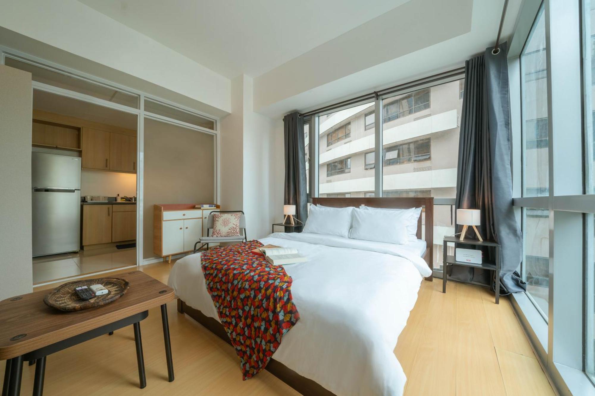 Prime Avant Bgc Location Apartments By Ph Staycation Manila Exterior foto